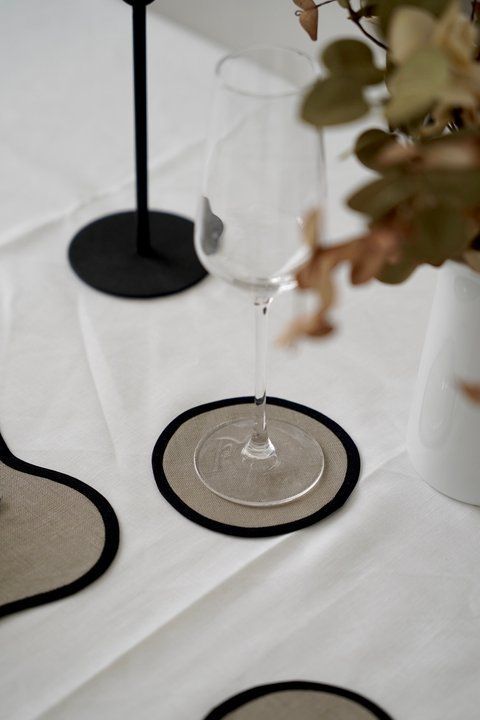 Beige linen Line coaster set