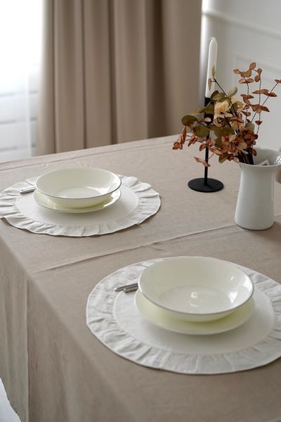 Set of Ruffle flow linen napkins Ivory