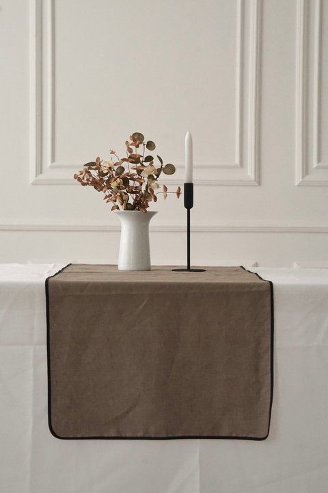 Line linen table runner, brown